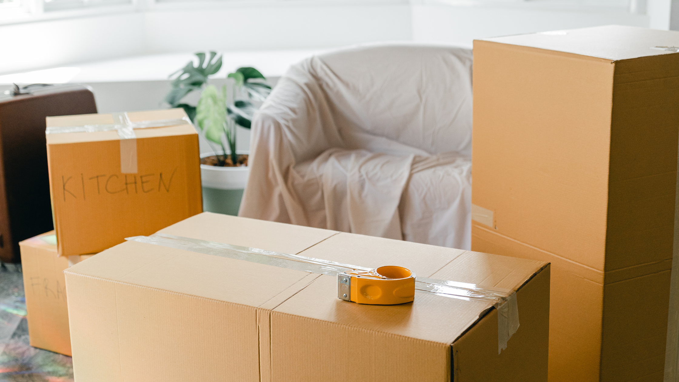 The benefits of decluttering your home before a move